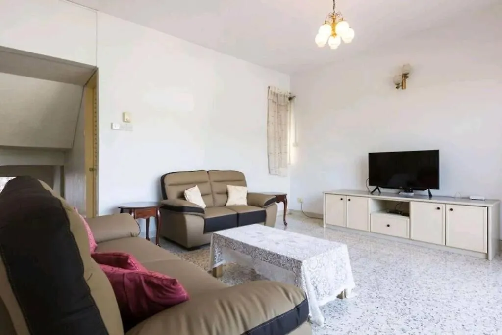 Holiday home 10 Penang Homestay@Usm@Qbay Mall@4 Bedrooms 10Pax Gelugor