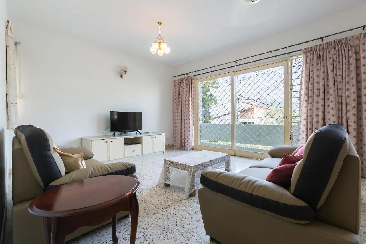 10 Penang Homestay@Usm@Qbay Mall@4 Bedrooms 10Pax 겔루고르