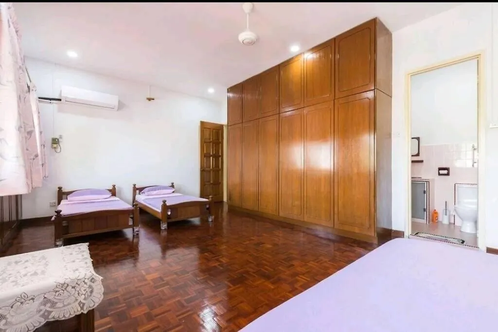 10 Penang Homestay@Usm@Qbay Mall@4 Bedrooms 10Pax 겔루고르