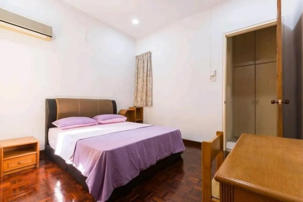 10 Penang Homestay@Usm@Qbay Mall@4 Bedrooms 10Pax 겔루고르 0*,