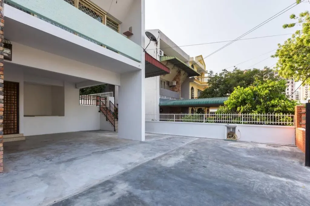 10 Penang Homestay@Usm@Qbay Mall@4 Bedrooms 10Pax 겔루고르